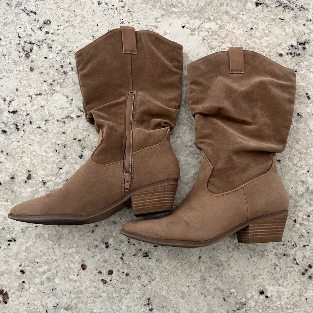 Tan cowboy suede boots